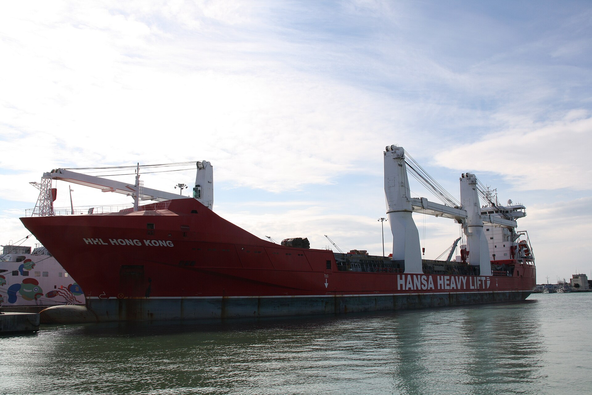 Heavy lift vessel available for project chartering